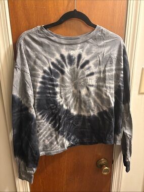 EaglesTie-Dye Long Sleeve Sweatshirt in Gray and Black